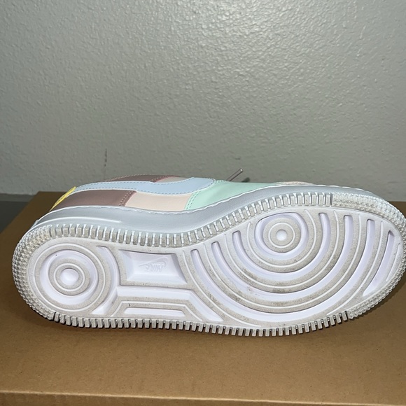 Nike Air Force 1 Low Shadow
Light Soft Pink (Women's) - Picture 7 of 9